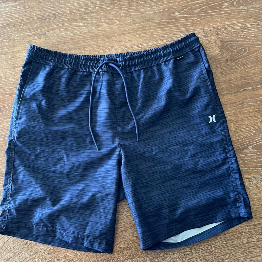 Large Mens Hurley shorts